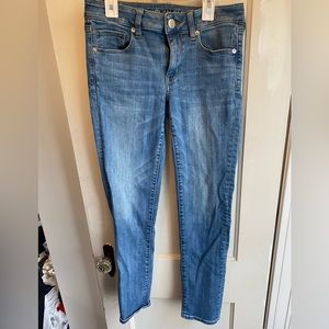 American eagle light skinny jeans